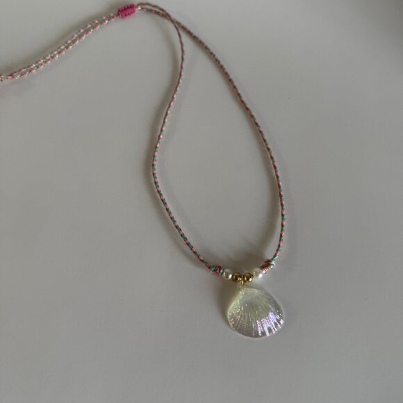Adjustable Beach Necklace pearls and sea shell - Picture 5 of 6